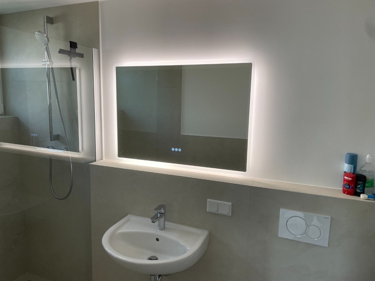 Nachher: Badezimmer – Spiegelmontage